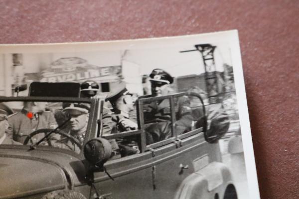 old photo - Adolf Hitler with his entourage in his Mercedes W31 in Compiègne France